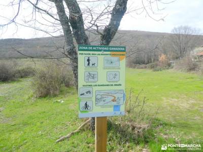 Pueblos Negros de la arquitectura negra - Sierra Norte de Guadalajara; foro de senderismo senderismo